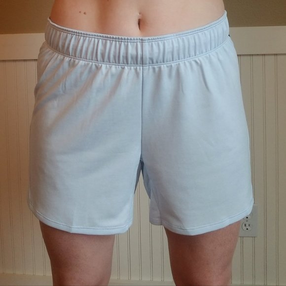 NIKE W DRY SHORT ATTK TR5 SWSH NWT - Picture 2 of 4